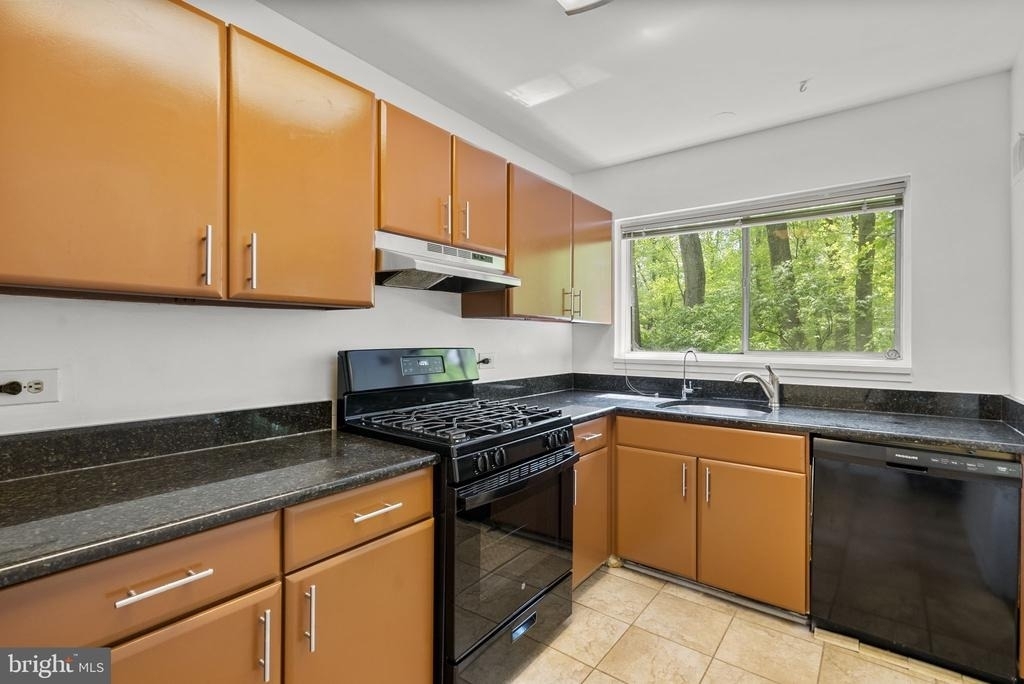 10643 Weymouth Street - Photo 11