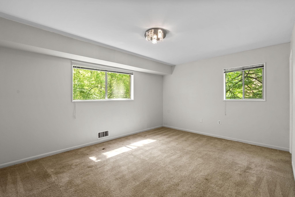 10643 Weymouth Street - Photo 15