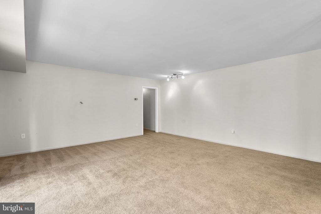 10643 Weymouth Street - Photo 7