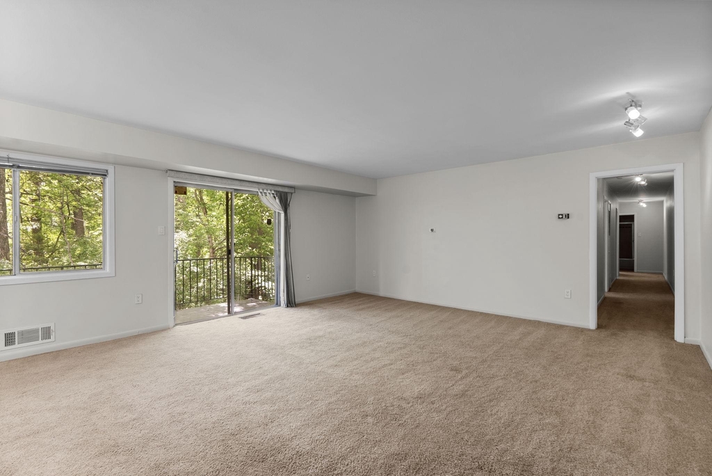 10643 Weymouth Street - Photo 4