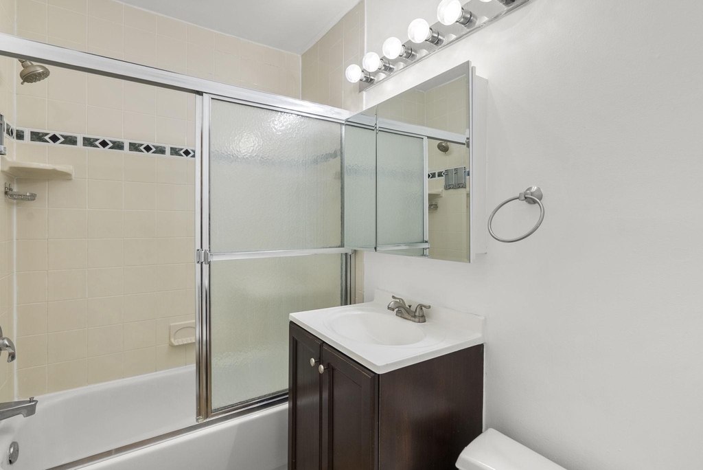 10643 Weymouth Street - Photo 20