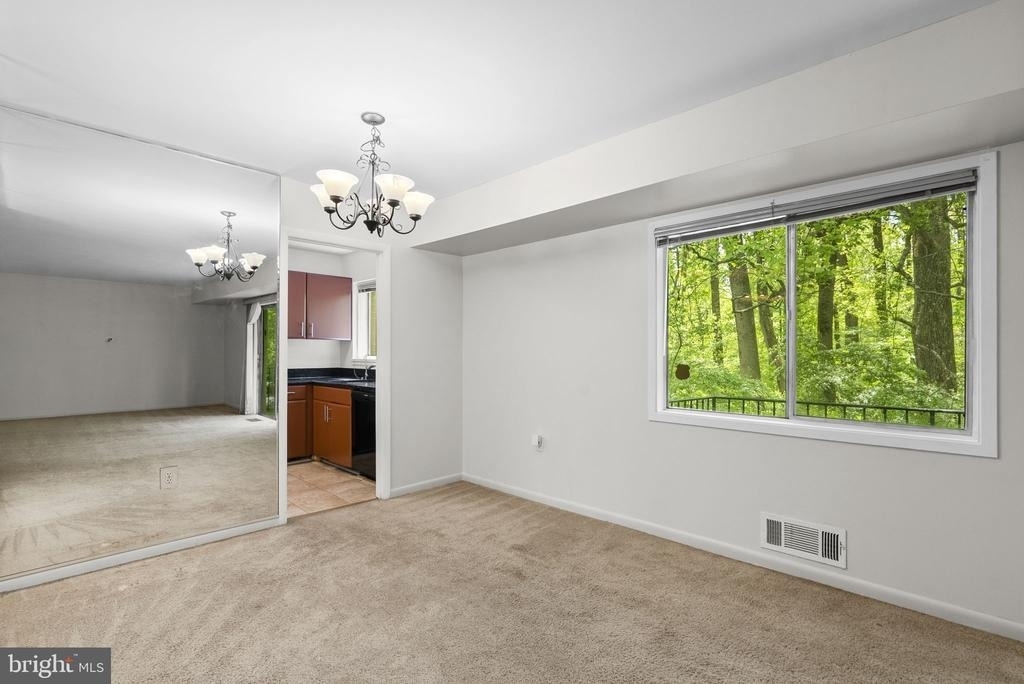 10643 Weymouth Street - Photo 9