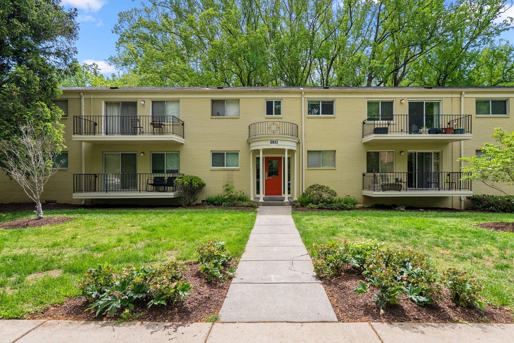 10643 Weymouth Street - Photo 0