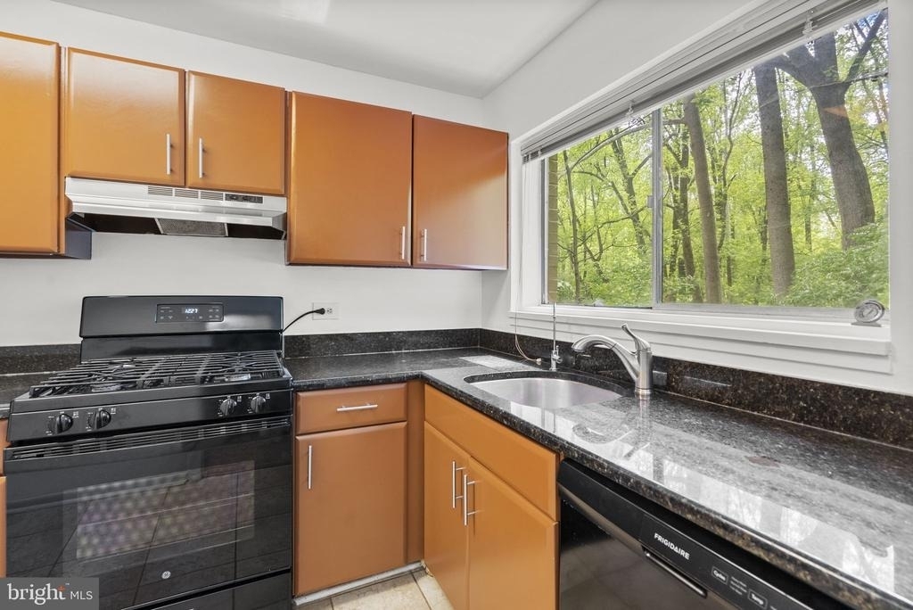 10643 Weymouth Street - Photo 12