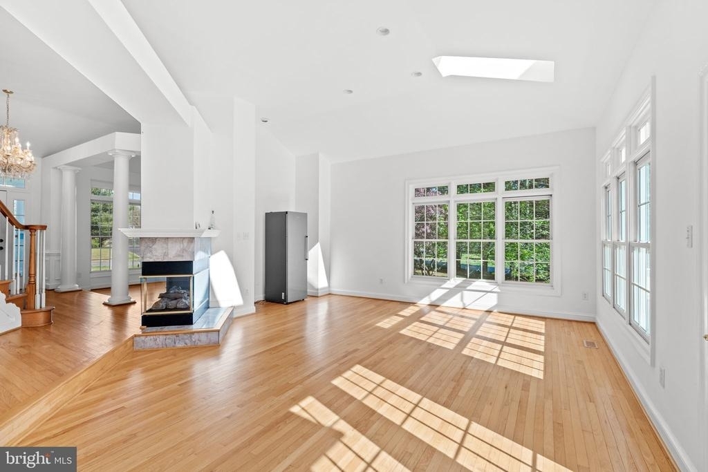 14216 Cervantes Avenue - Photo 2
