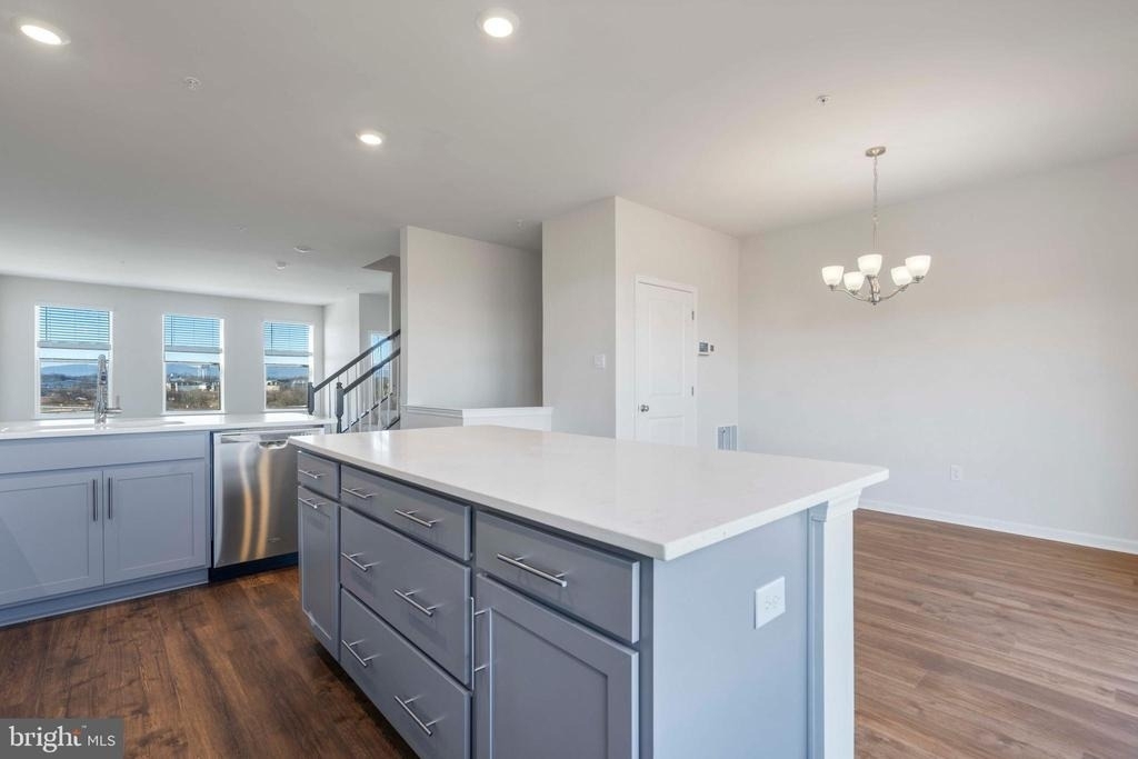 462 Tiller Street - Photo 9