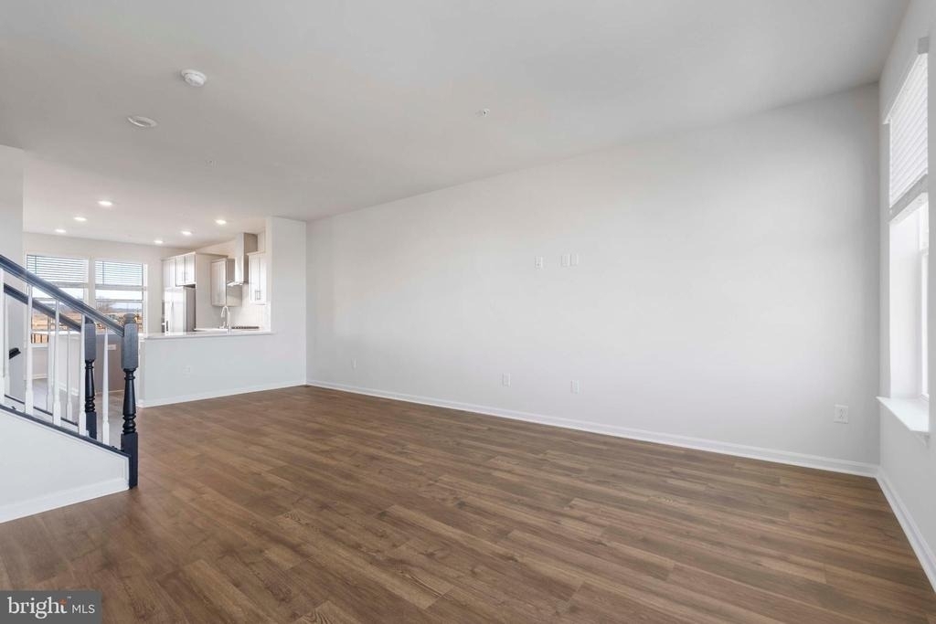 462 Tiller Street - Photo 5