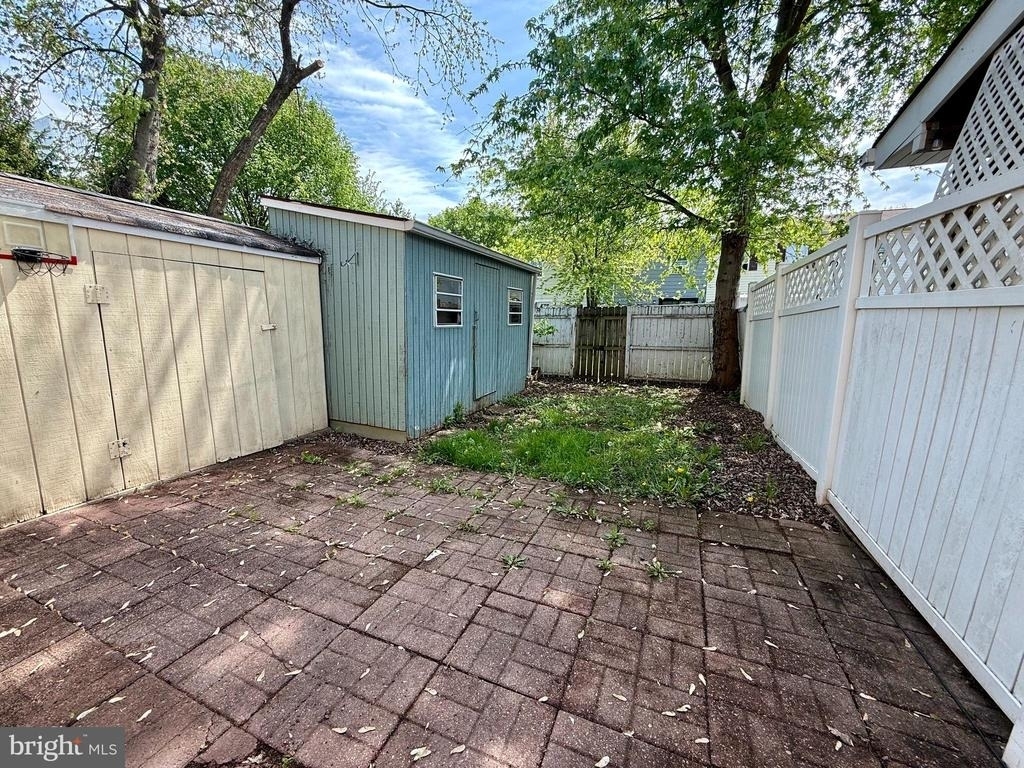 75 Grand Drive - Photo 0
