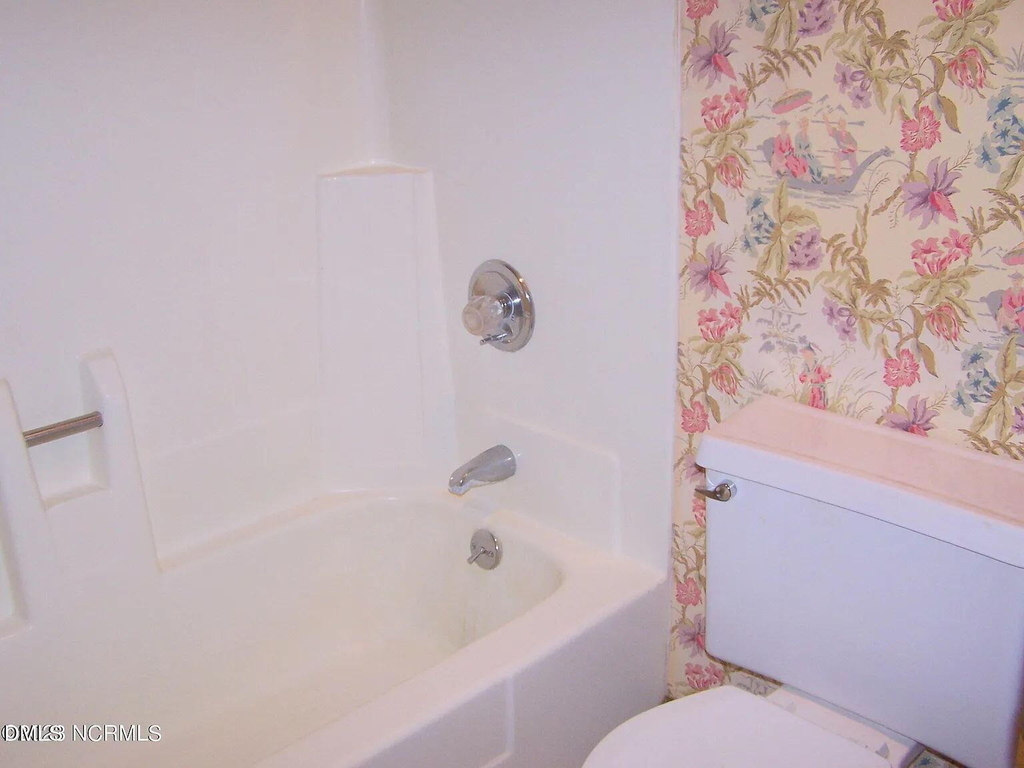 220 Foxkroft Drive - Photo 16