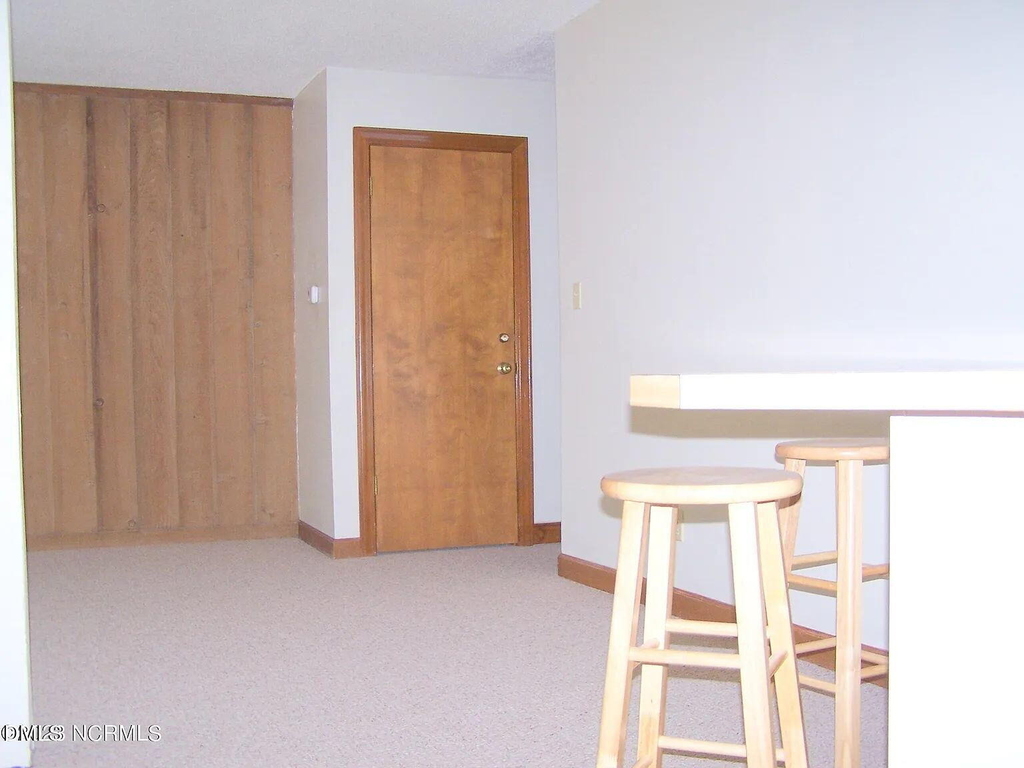 220 Foxkroft Drive - Photo 17