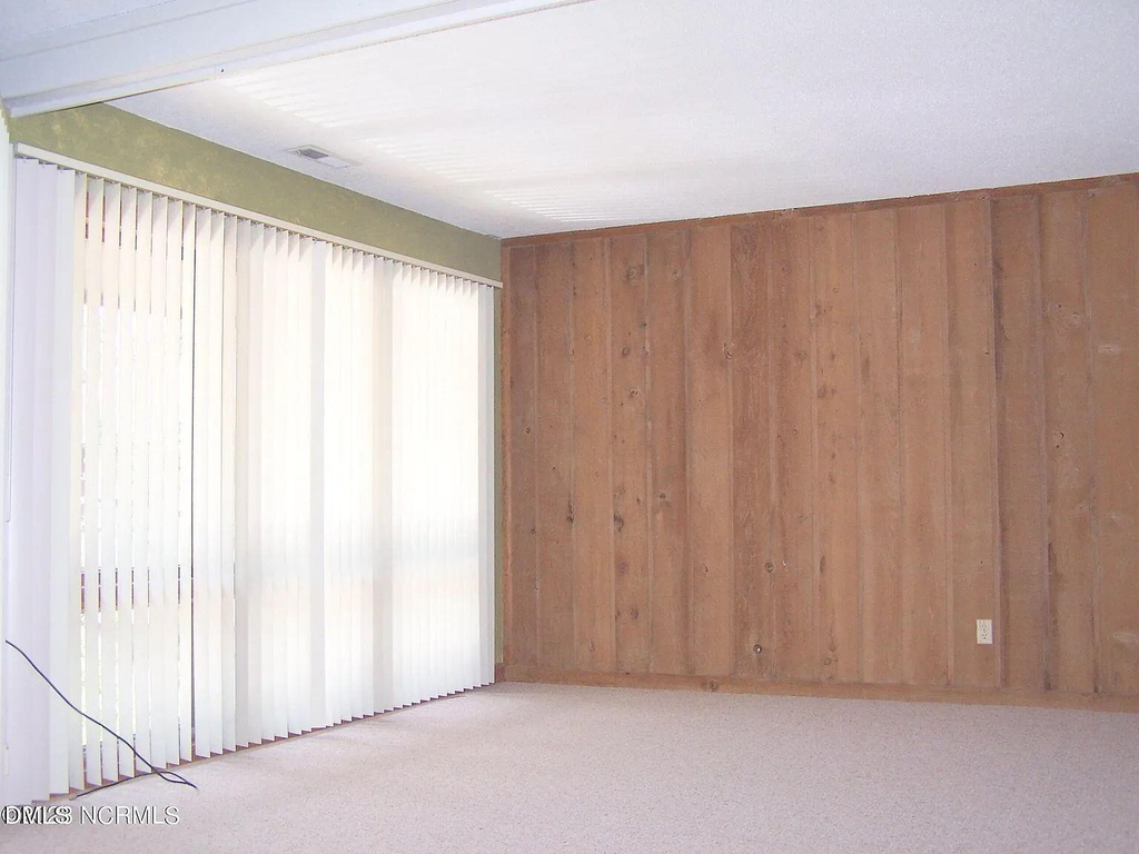 220 Foxkroft Drive - Photo 13