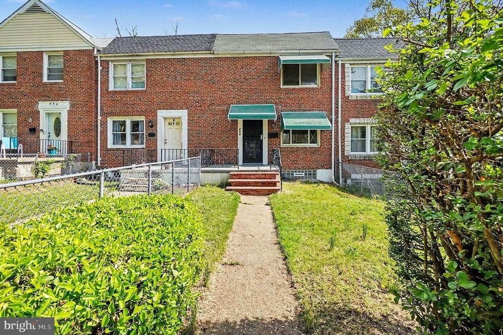 828 Saint Dunstans Road - Photo 16