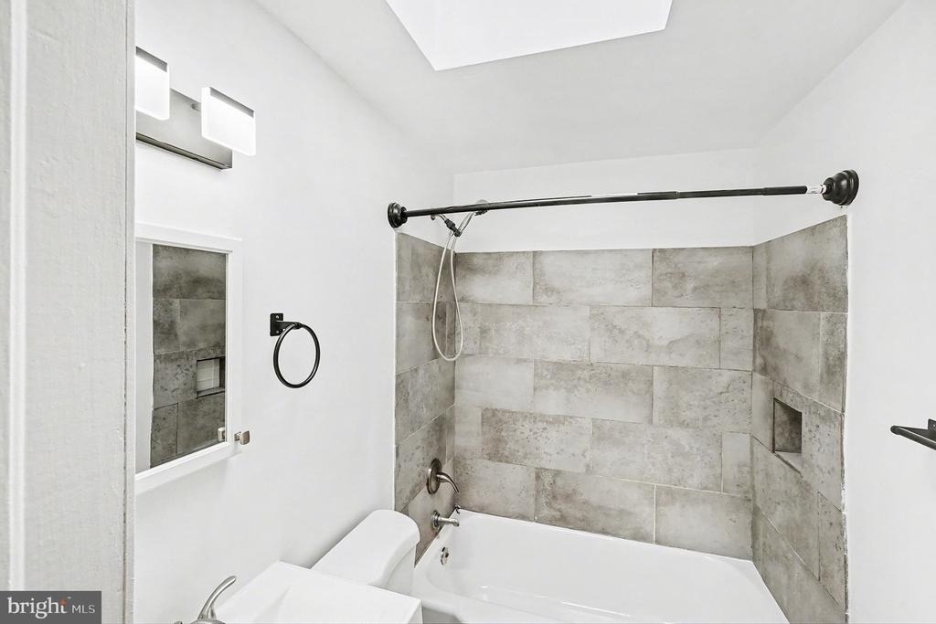 828 Saint Dunstans Road - Photo 13