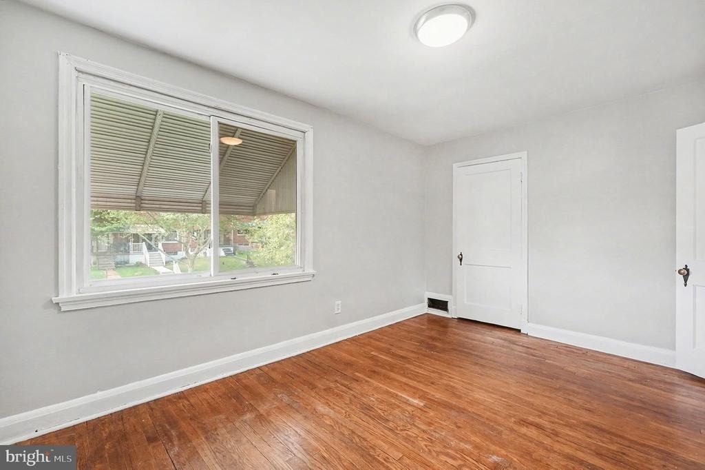 828 Saint Dunstans Road - Photo 6
