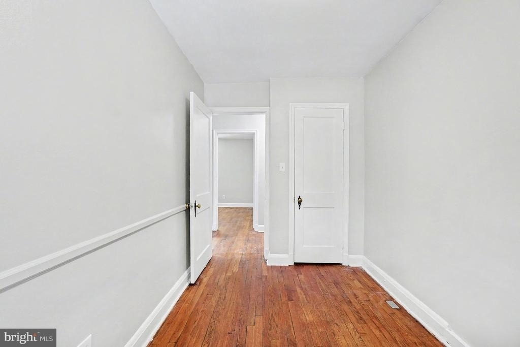 828 Saint Dunstans Road - Photo 11