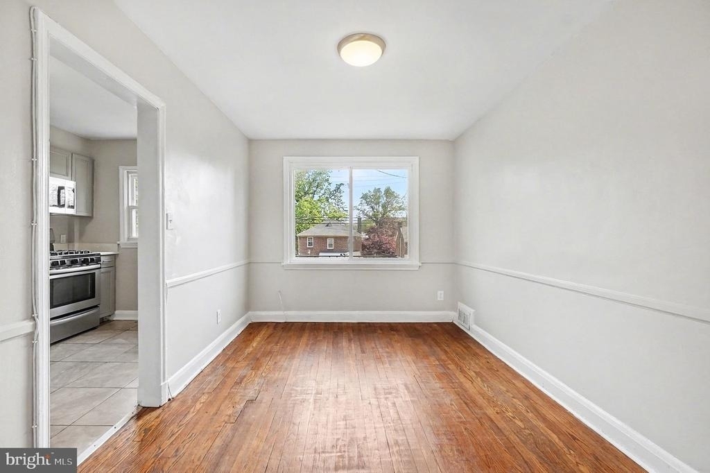 828 Saint Dunstans Road - Photo 3