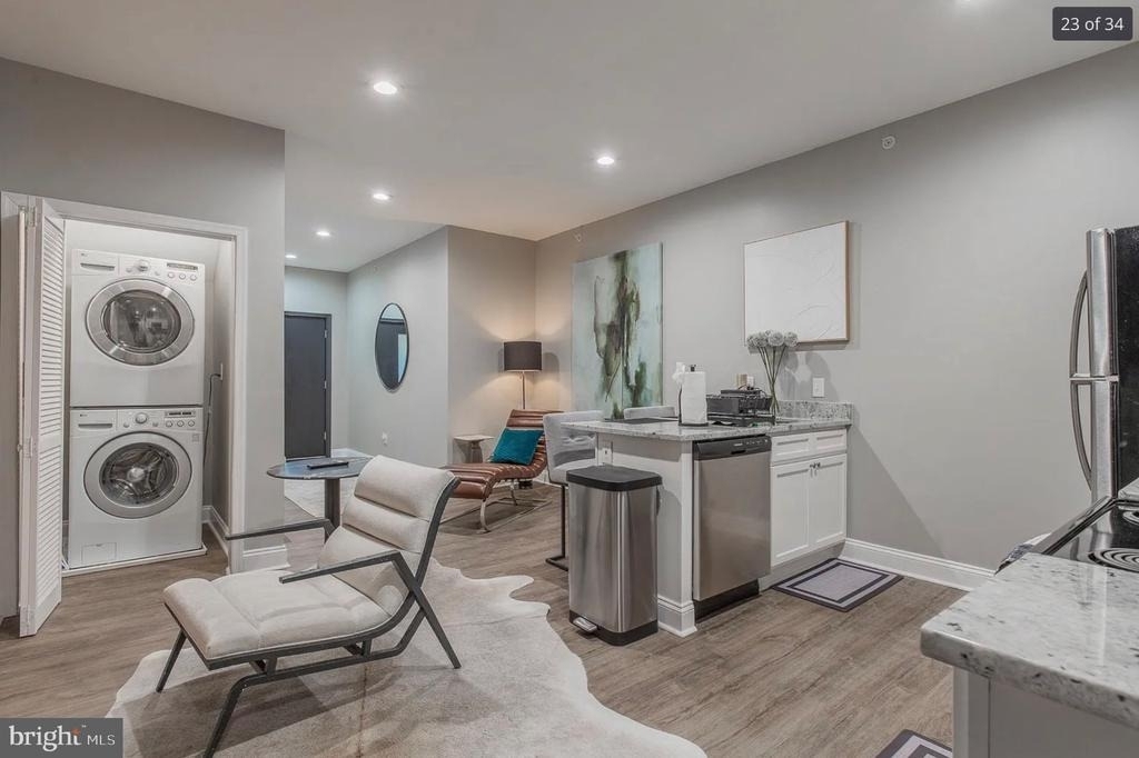 3221 Noble St. - Photo 1