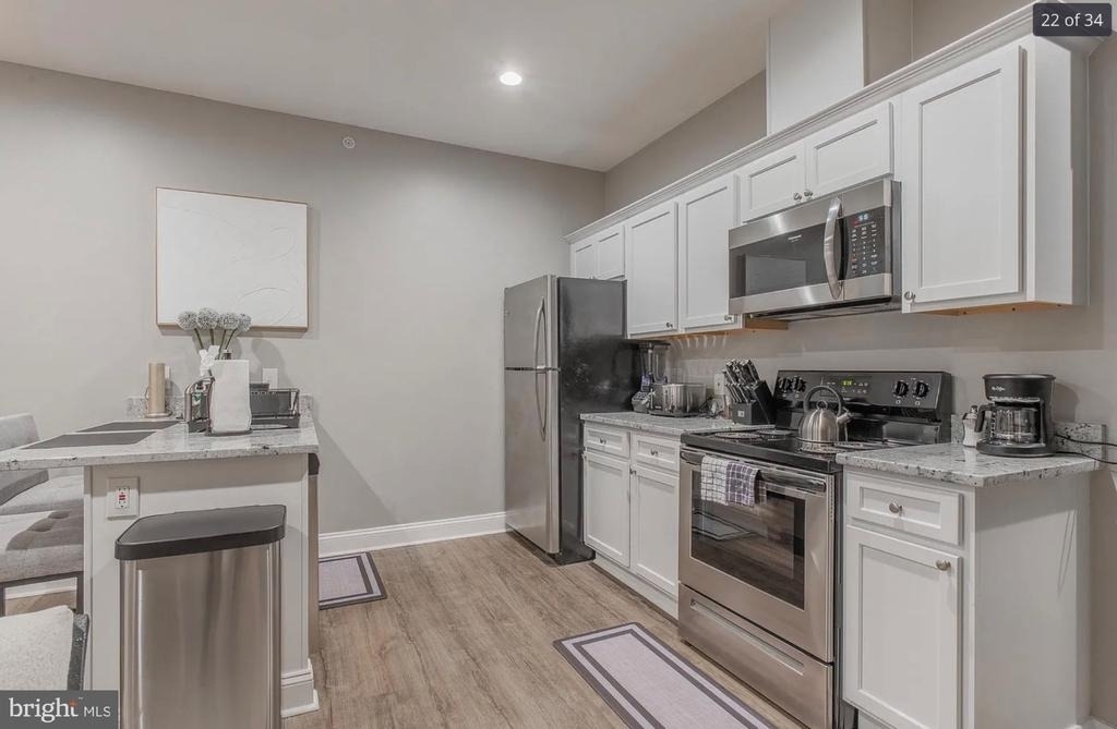 3221 Noble St. - Photo 2