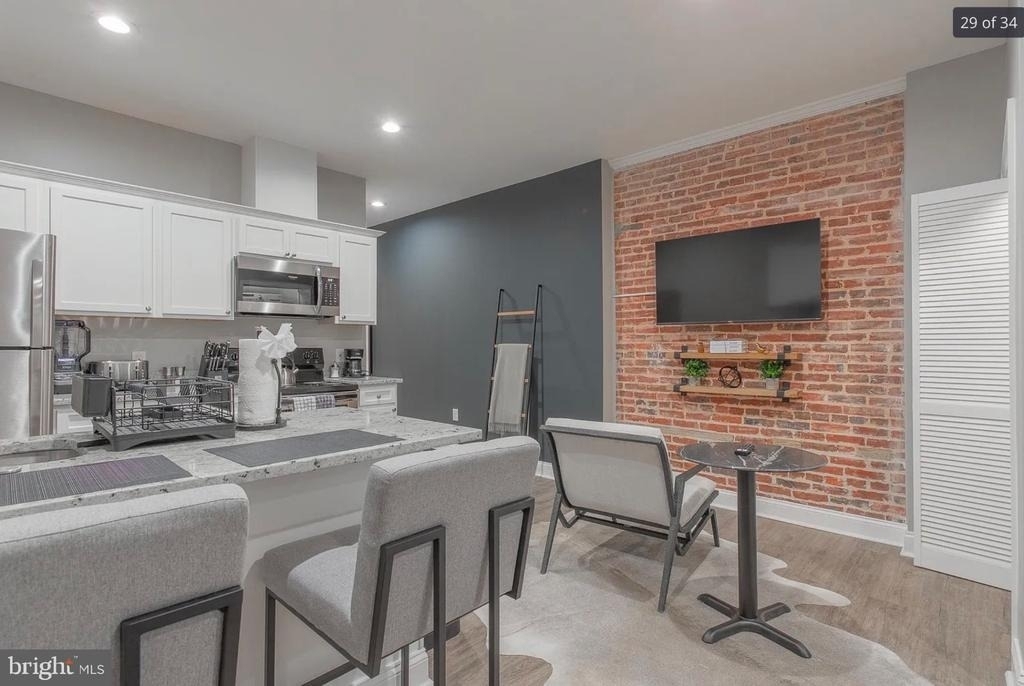 3221 Noble St. - Photo 6
