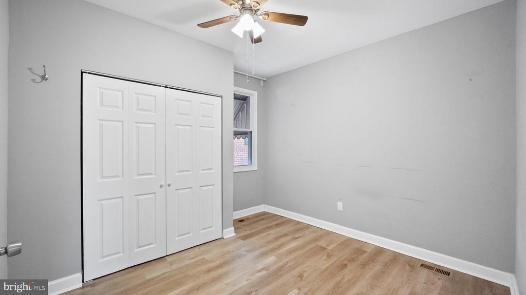 2880 Pelham Avenue - Photo 18