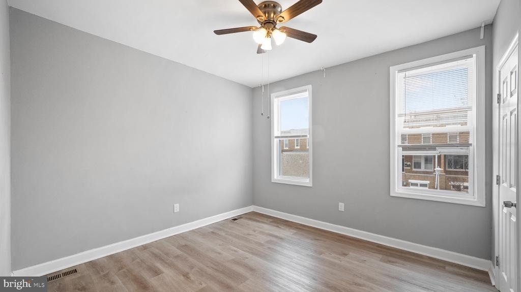 2880 Pelham Avenue - Photo 15