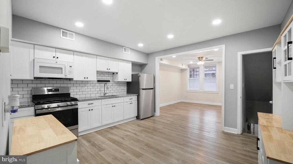 2880 Pelham Avenue - Photo 9