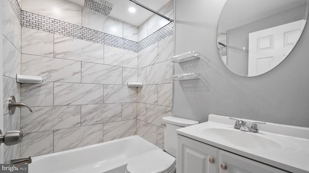 2880 Pelham Avenue - Photo 12