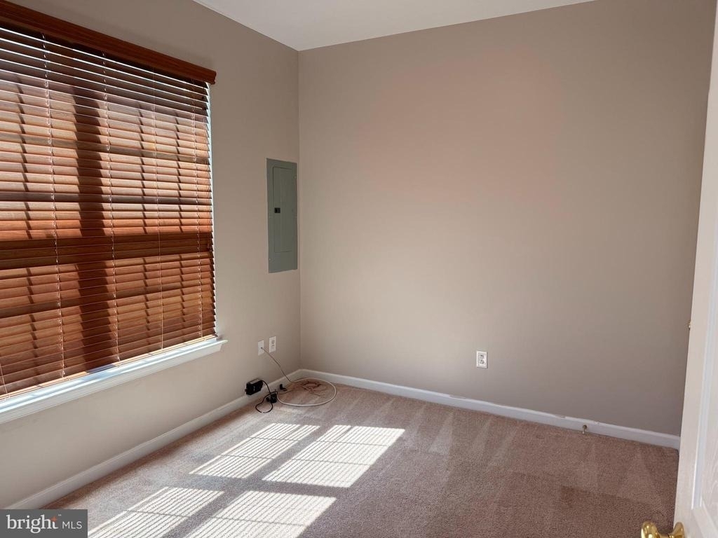 1331 Parish Avenue - Photo 5