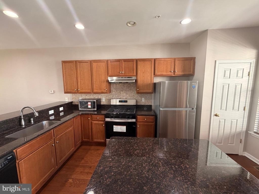 1331 Parish Avenue - Photo 15