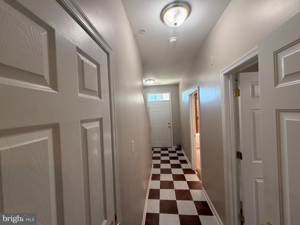 1331 Parish Avenue - Photo 9