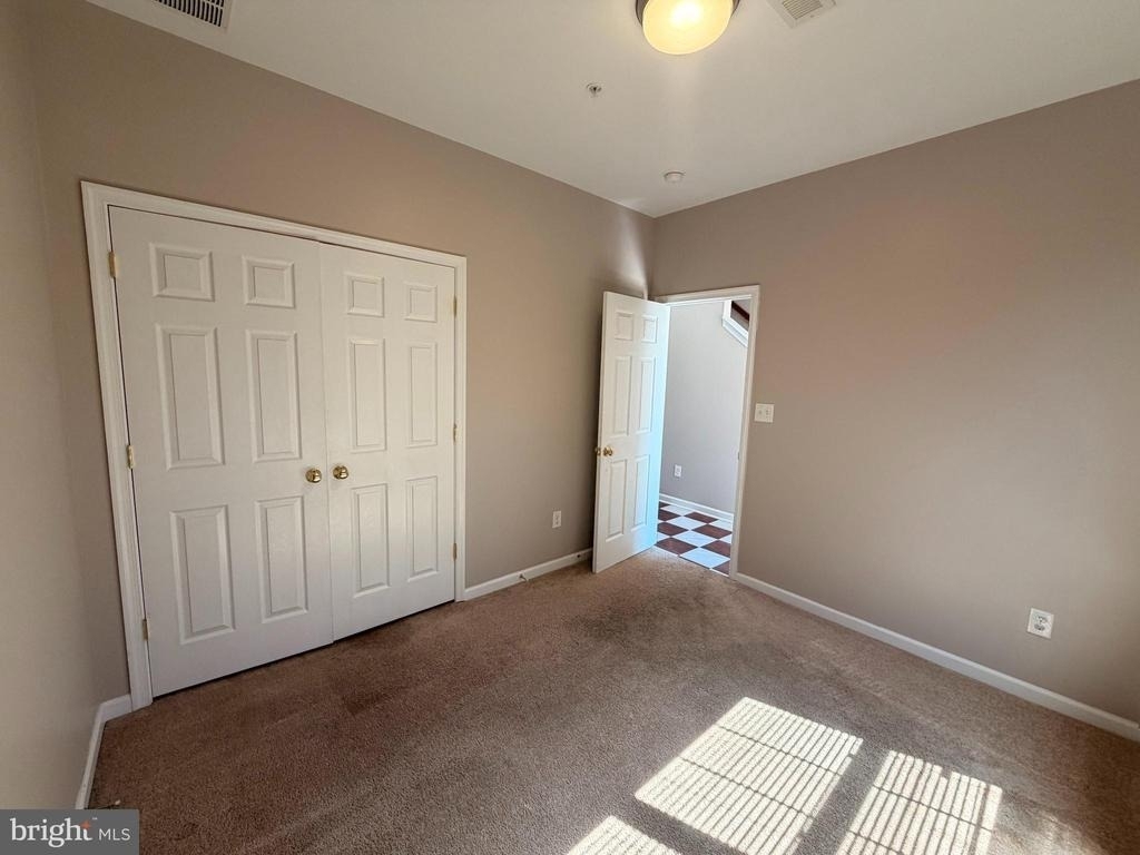 1331 Parish Avenue - Photo 6