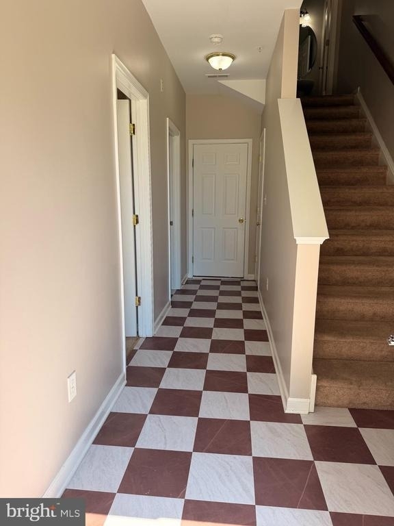 1331 Parish Avenue - Photo 4