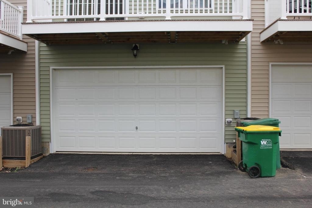 1331 Parish Avenue - Photo 2