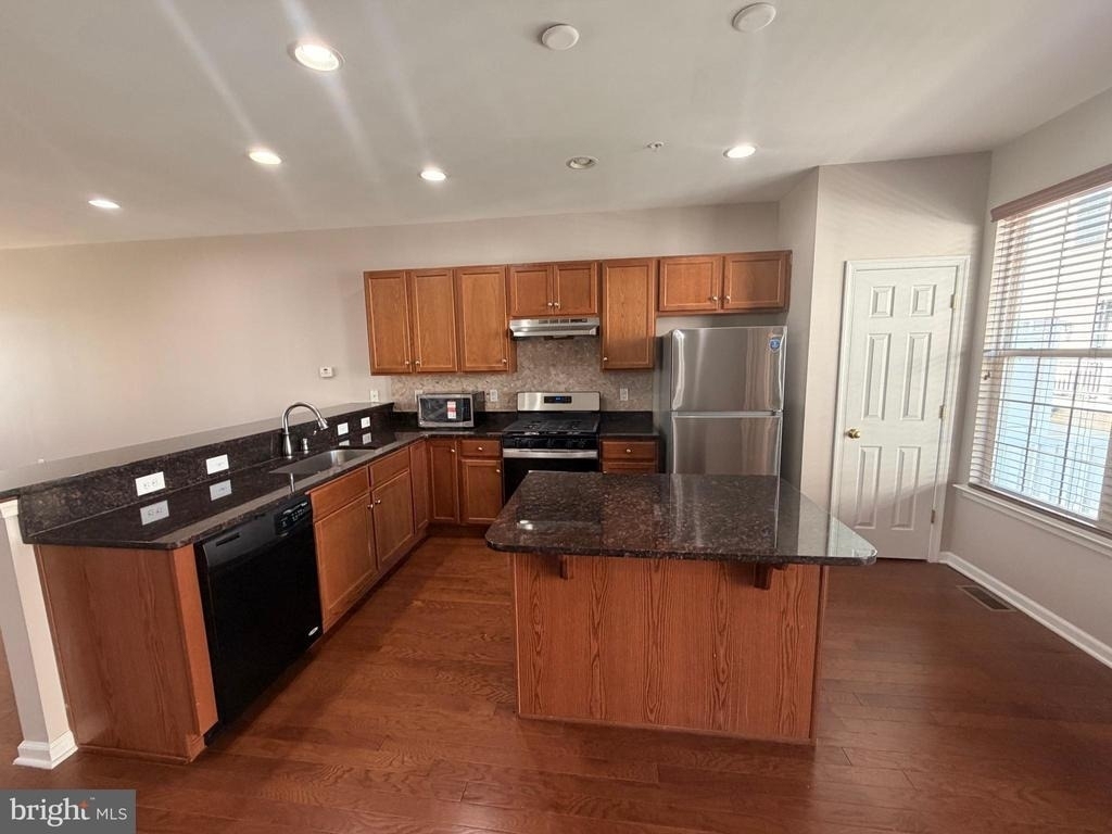 1331 Parish Avenue - Photo 14