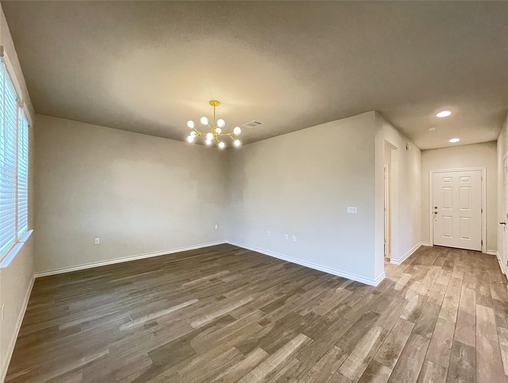 1603 Denesa Dr - Photo 2