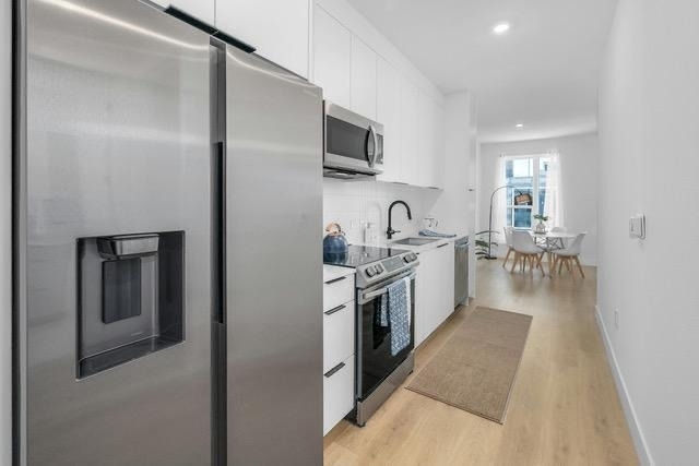 1701 Simond Ave - Photo 5