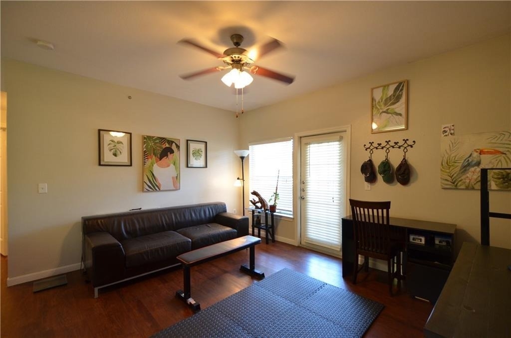2320 Gracy Farms Ln - Photo 6