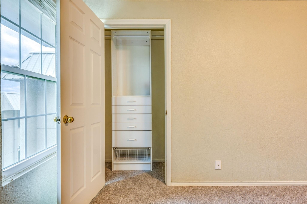 910 Duncan Ln - Photo 17
