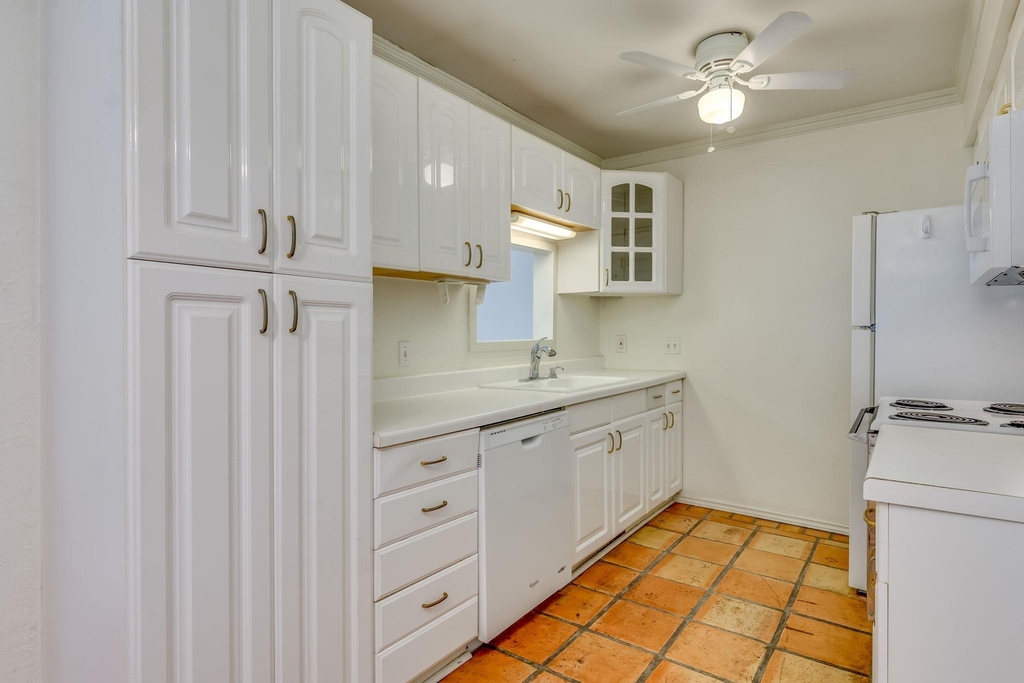 910 Duncan Ln - Photo 6