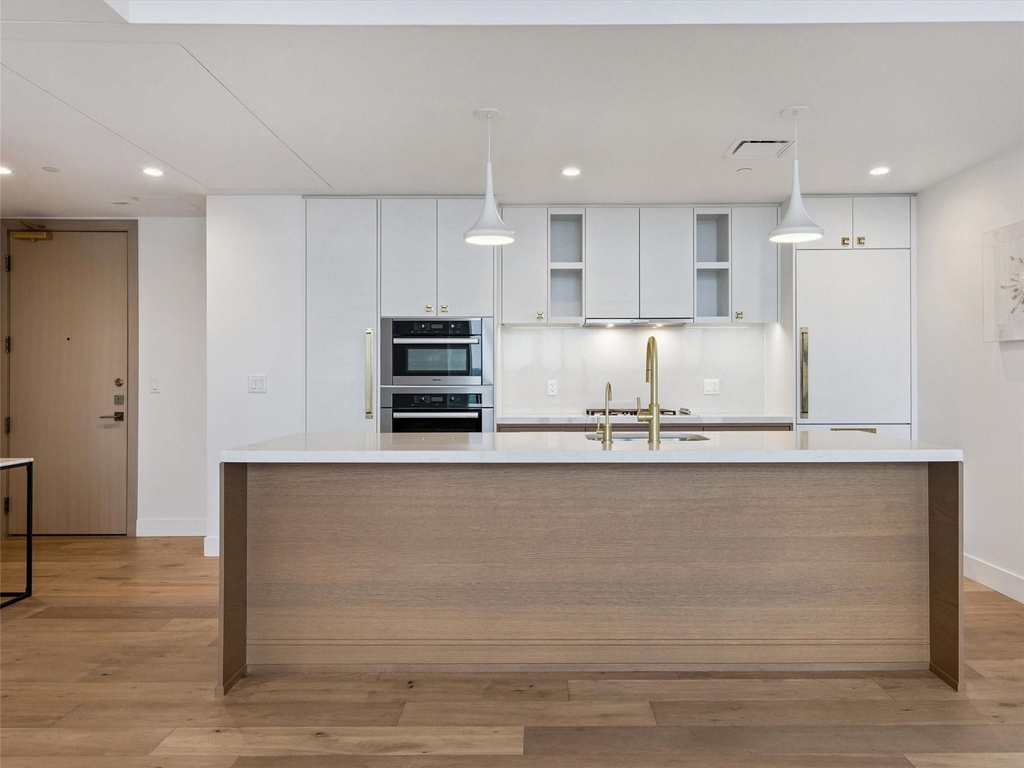 70 Rainey St - Photo 1