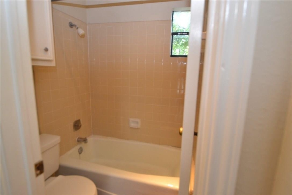 4401 Speedway - Photo 11