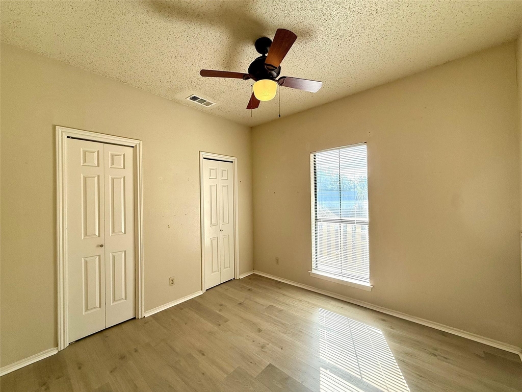 4401 Speedway - Photo 9