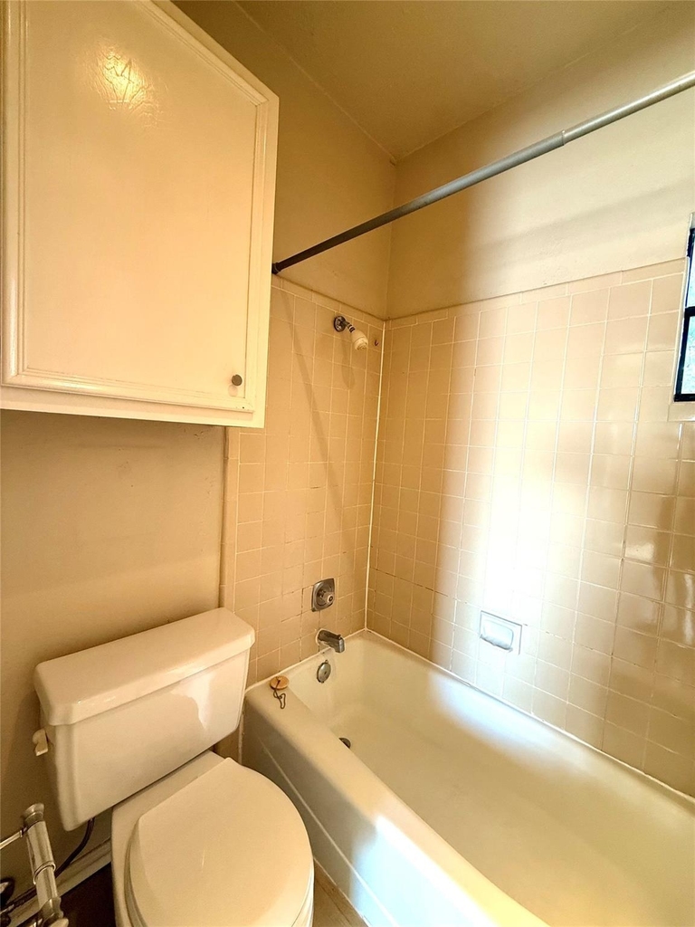 4401 Speedway - Photo 12