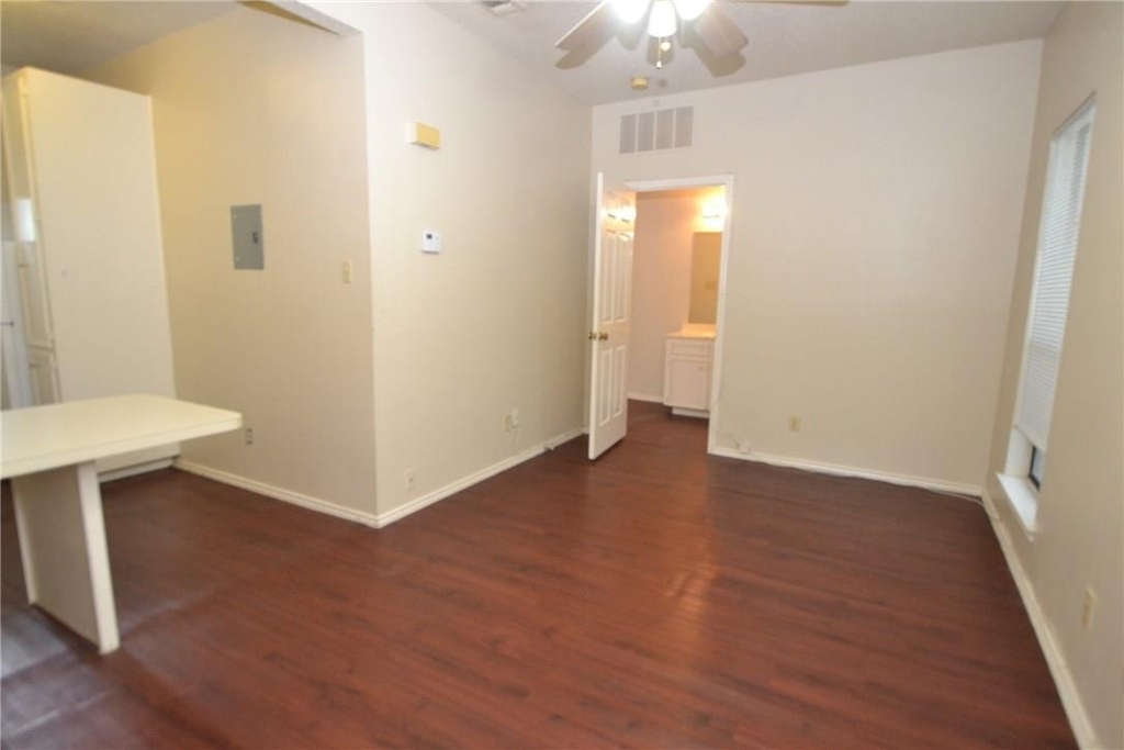4401 Speedway - Photo 4