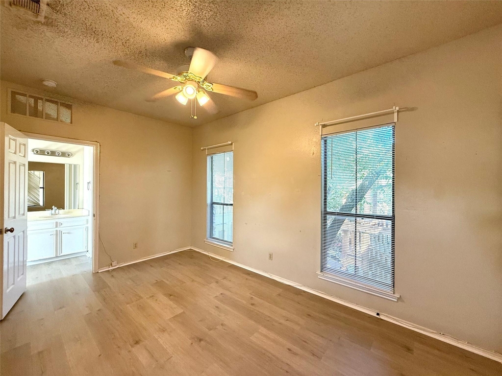 4401 Speedway - Photo 8