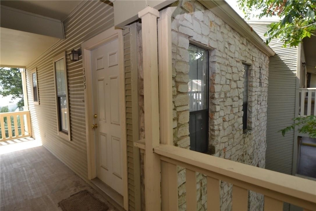 4401 Speedway - Photo 3