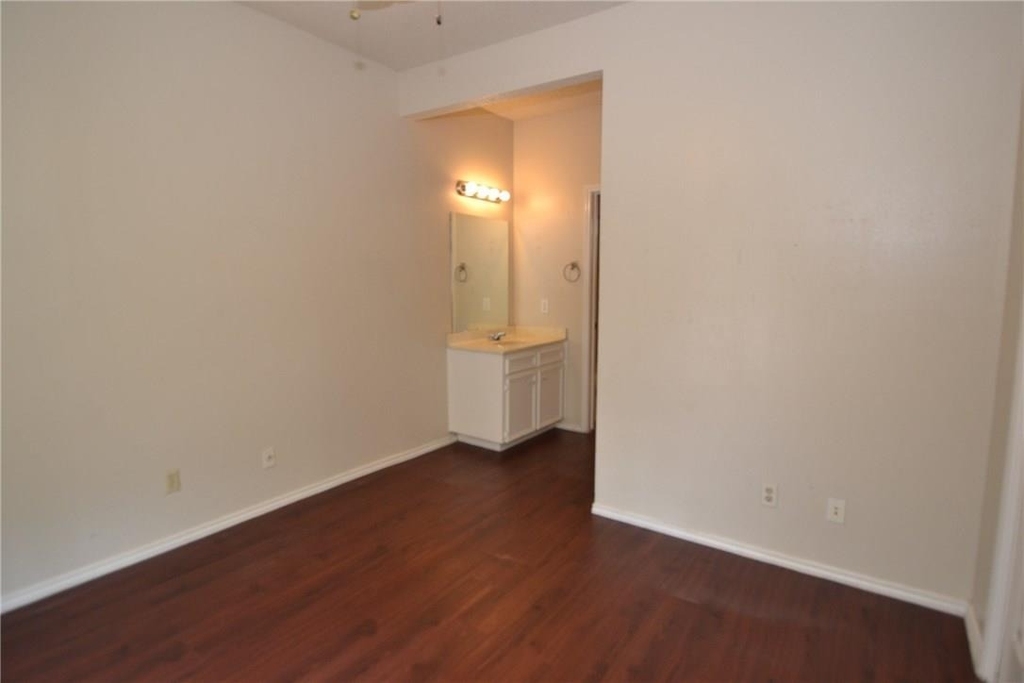 4401 Speedway - Photo 10