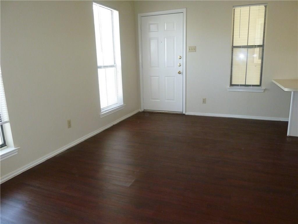 4401 Speedway - Photo 16