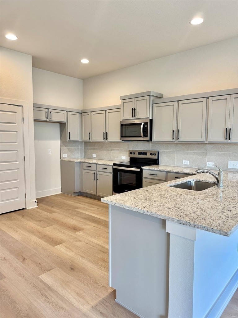 100 Zayd Ct - Photo 0