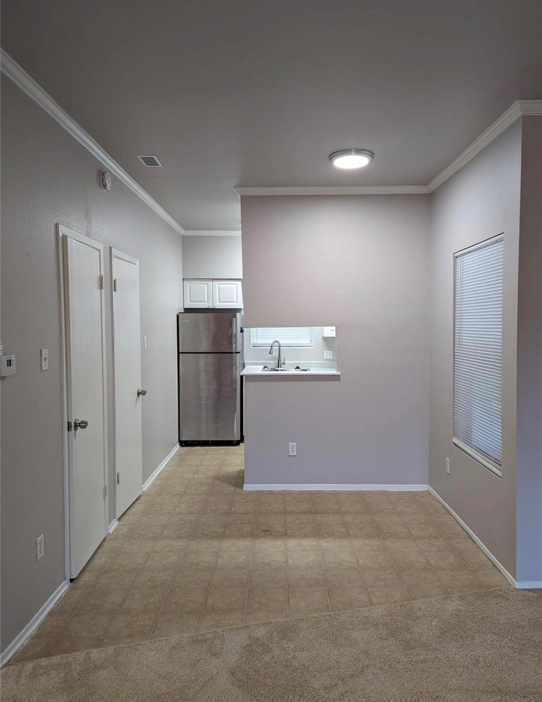 2405 W Slaughter Ln - Photo 7